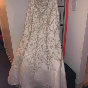 Brand new wedding dress